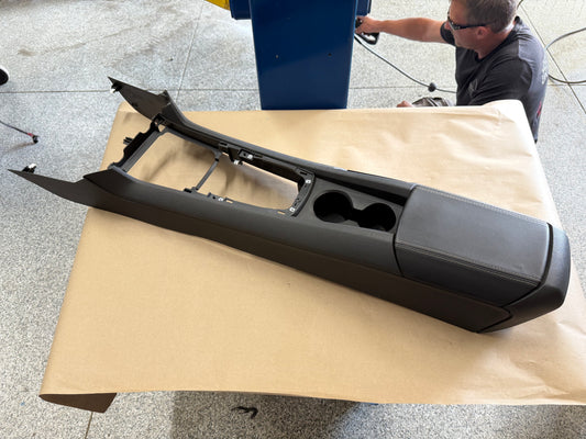2010-2015 Chevrolet Camaro SS Center Console Assembly