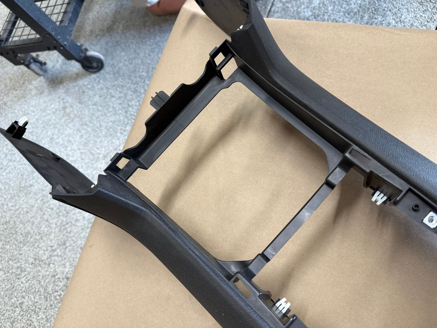 2010-2015 Chevrolet Camaro SS Center Console Assembly