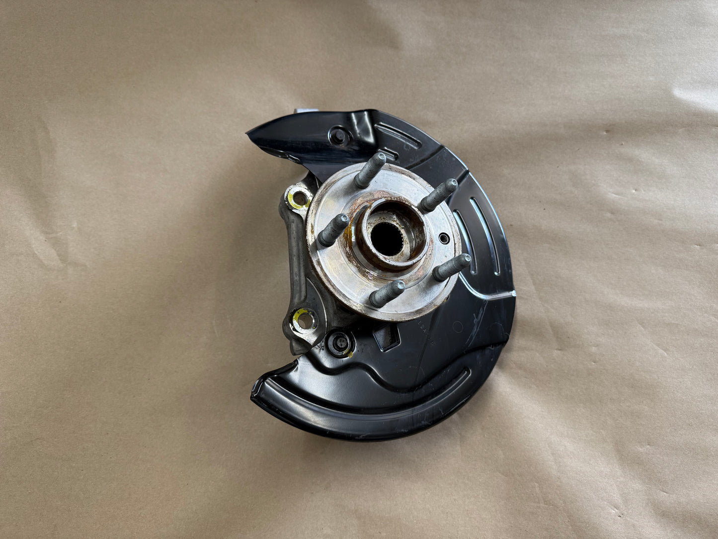 2010-2015 Chevrolet Camaro SS RH Passenger Side Front Spindle Knuckle Hub GM