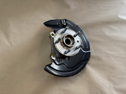 2010-2015 Chevrolet Camaro SS RH Passenger Side Front Spindle Knuckle Hub GM