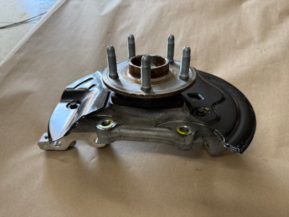 2010-2015 Chevrolet Camaro SS RH Passenger Side Front Spindle Knuckle Hub GM