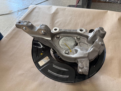2010-2015 Chevrolet Camaro SS RH Passenger Side Front Spindle Knuckle Hub GM