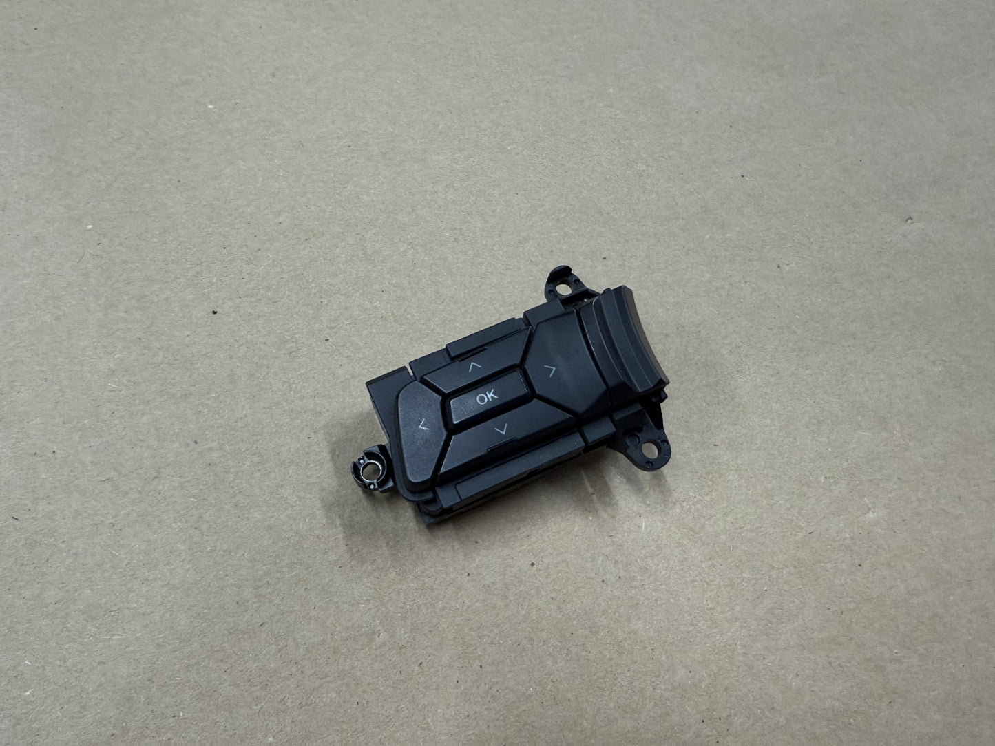 2015-2017 Ford Mustang GT LH Wheel Steering Button OK/Arrows