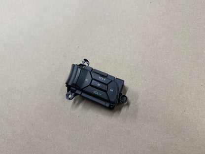 2015-2017 Ford Mustang GT RH Wheel Steering Button Volume Mute Search