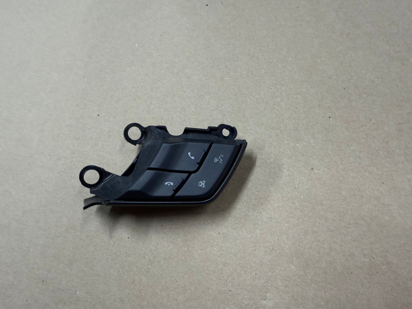 2015-2017 Ford Mustang GT RH Wheel Steering Button Sync Control