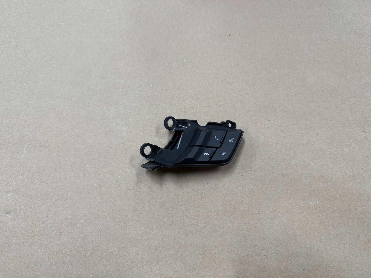 2015-2017 Ford Mustang GT RH Wheel Steering Button Sync Control