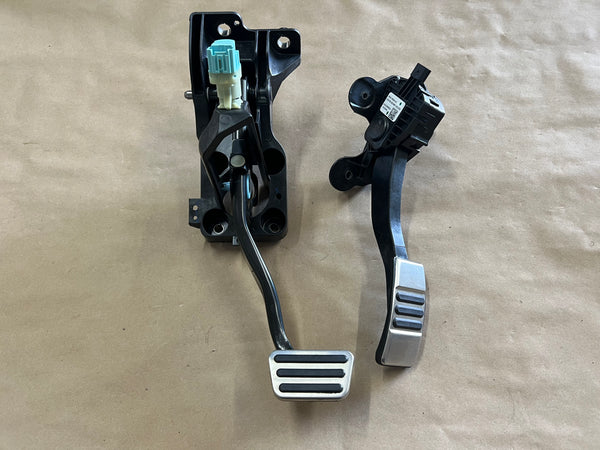 2018-2022 Ford Mustang GT Automatic Brake Pedal Assembly Accelerator Pedals