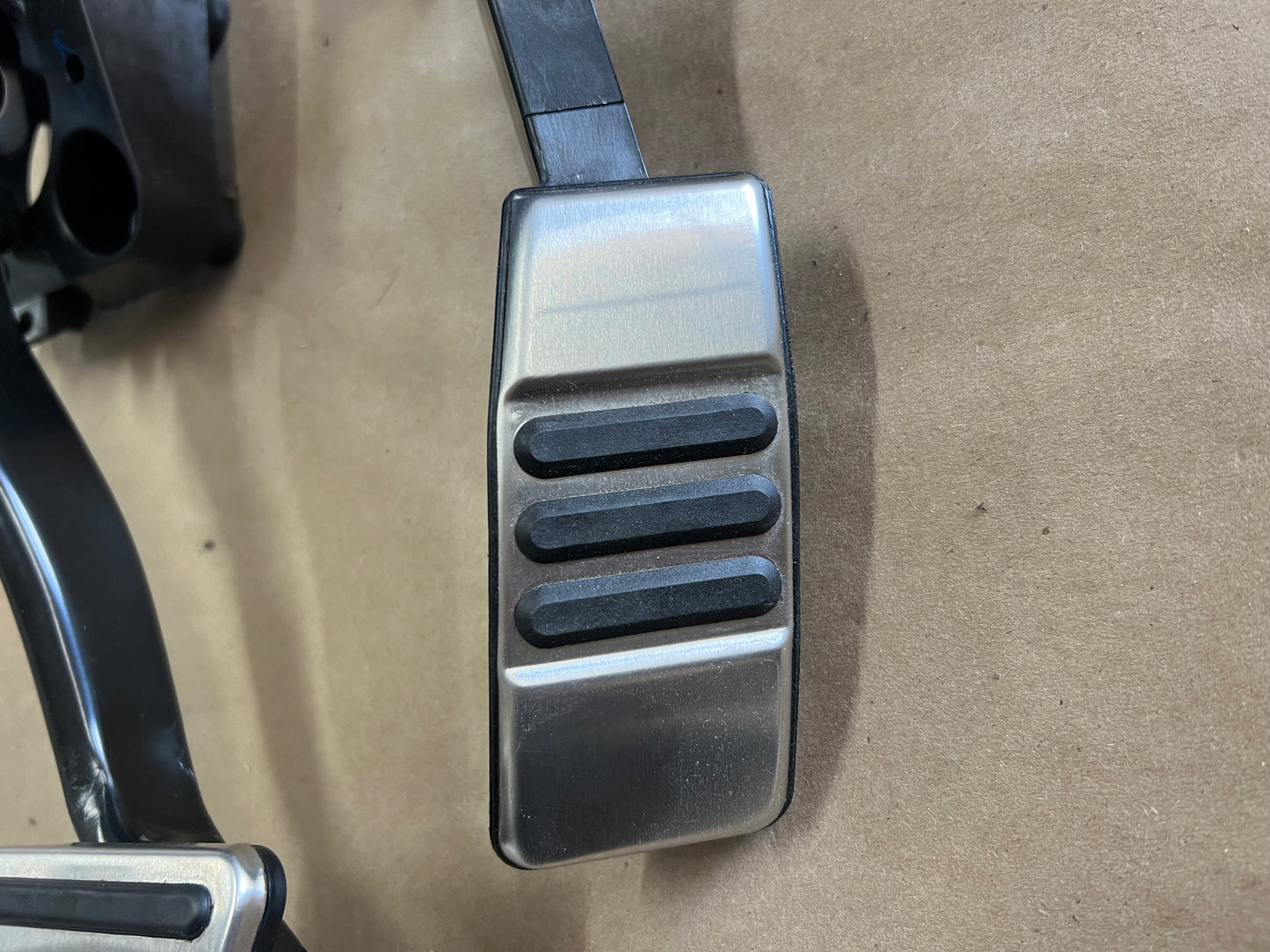 2018-2022 Ford Mustang GT Automatic Brake Pedal Assembly Accelerator Pedals
