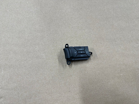 2015-2017 Ford Mustang GT RH Wheel Steering Button Volume Mute Search