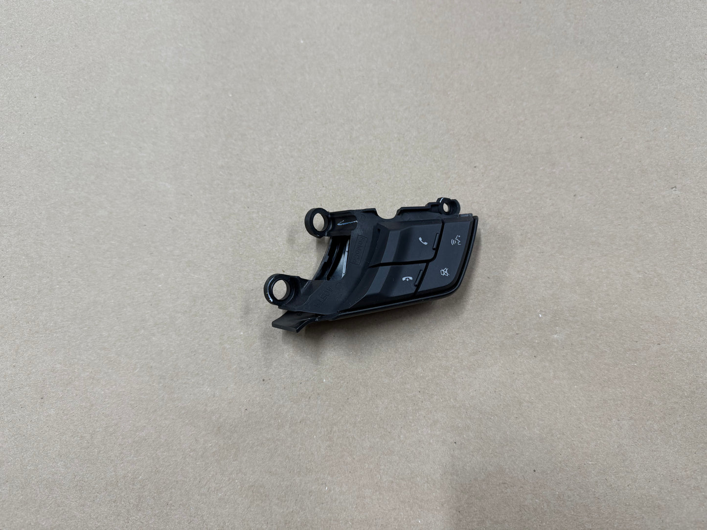 2015-2017 Ford Mustang GT RH Wheel Steering Button Sync Control