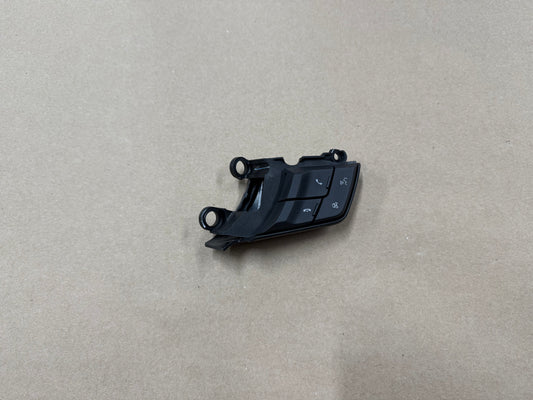 2015-2017 Ford Mustang GT RH Wheel Steering Button Sync Control