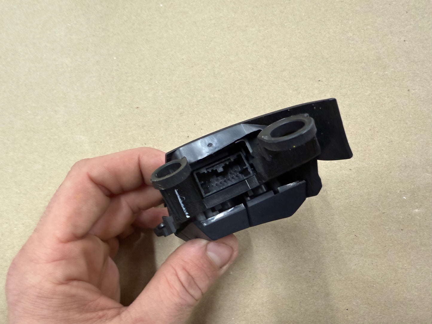2015-2017 Ford Mustang GT LH Wheel Steering Button Cruise Control Steering