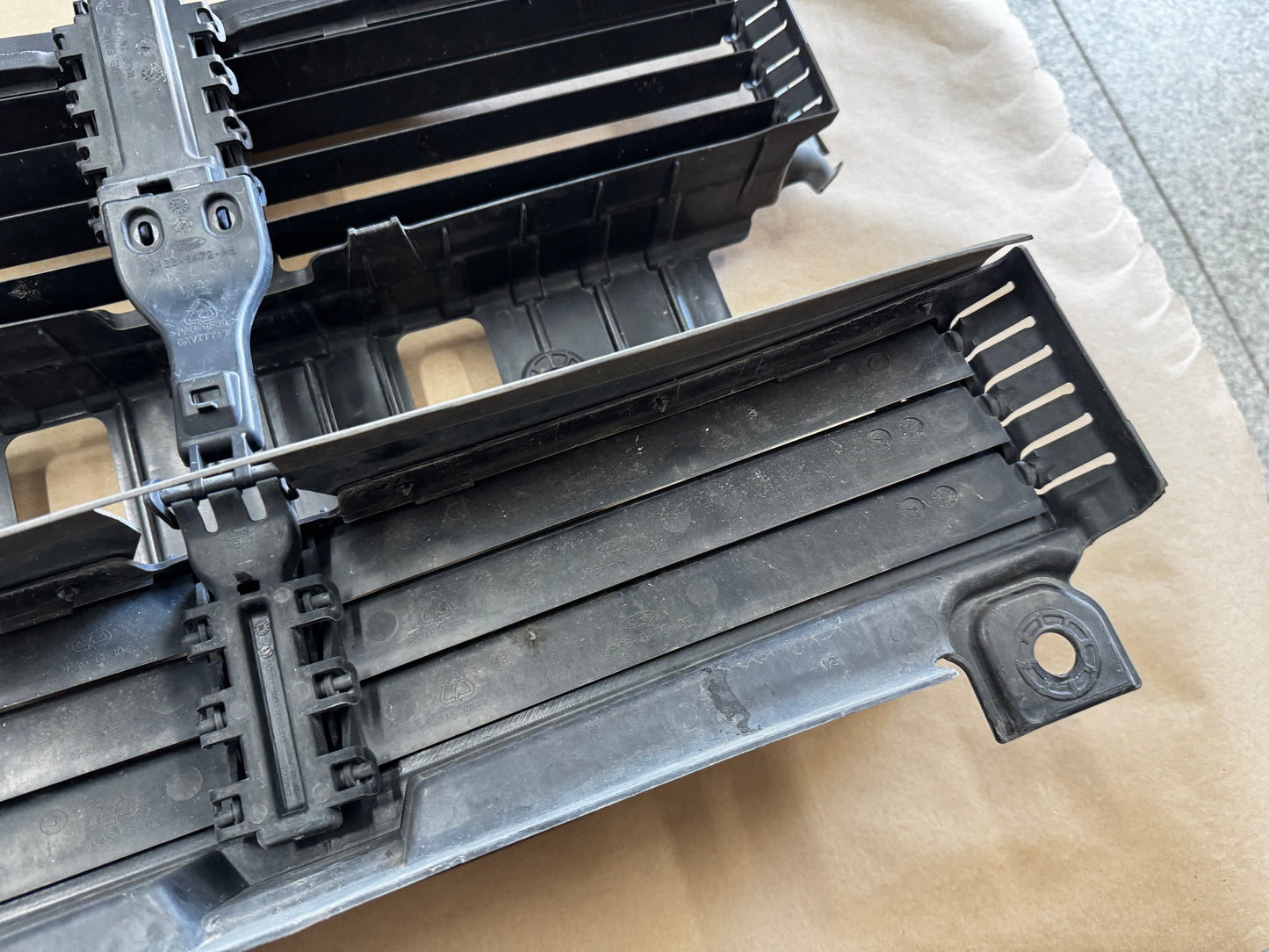 2018-2023 Ford Mustang GT Radiator Air Shutter Grille Assembly