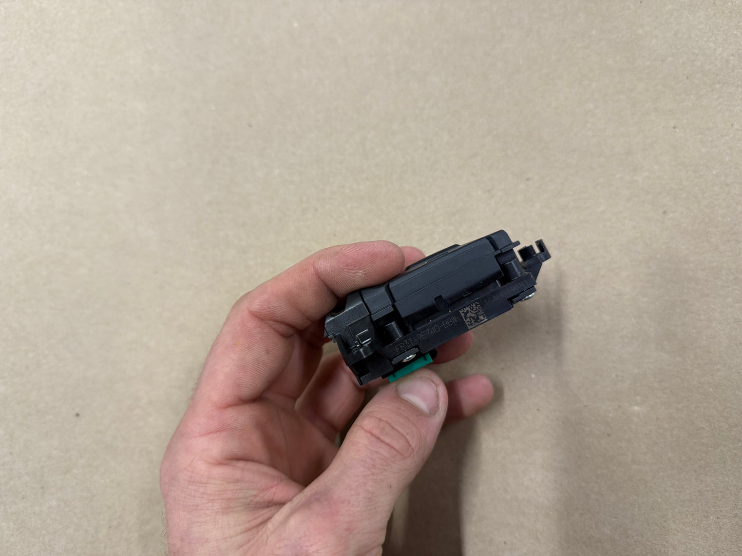 2015-2017 Ford Mustang GT RH Wheel Steering Button Volume Mute Search