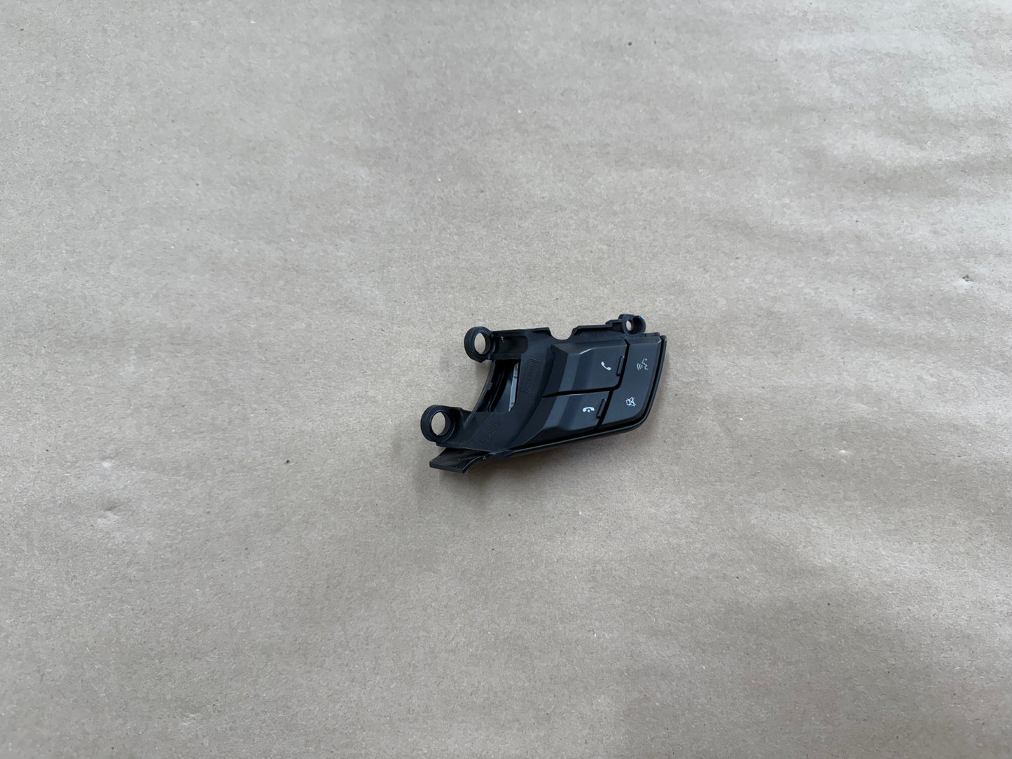 2015-2017 Ford Mustang GT RH Wheel Steering Button Sync Control