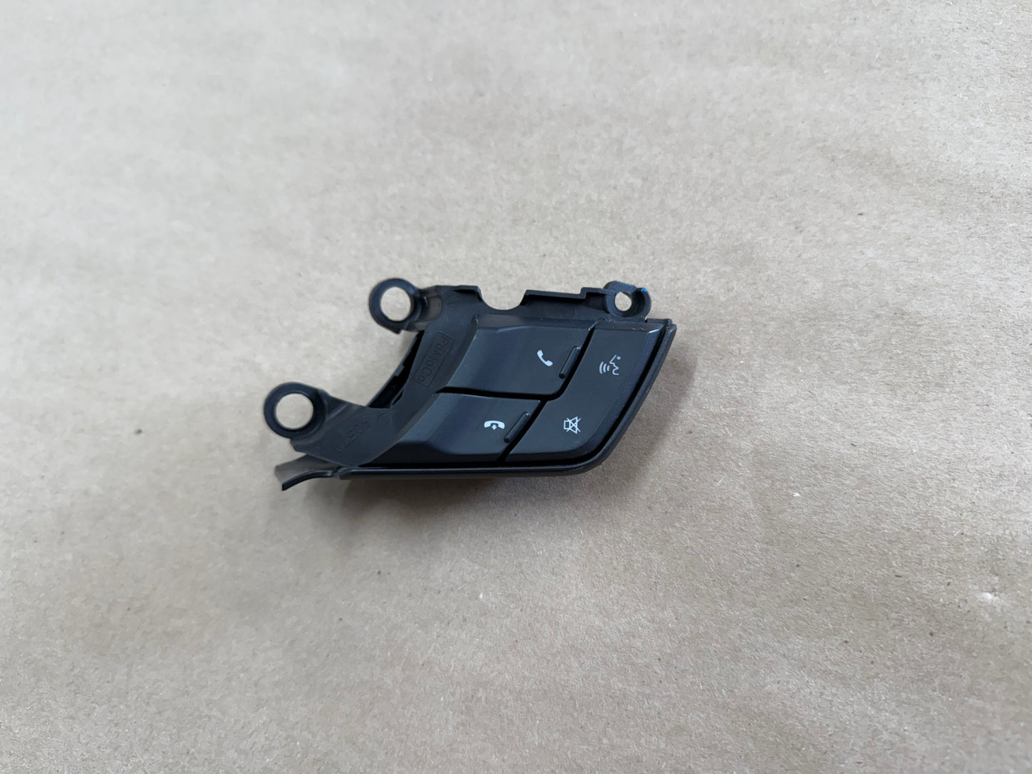 2015-2017 Ford Mustang GT RH Wheel Steering Button Sync Control