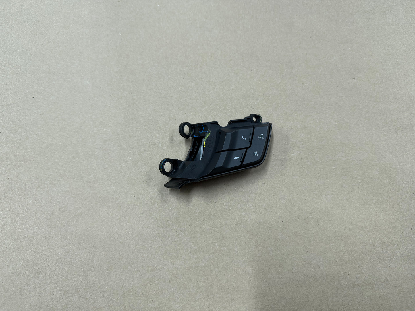 2015-2017 Ford Mustang GT RH Wheel Steering Button Sync Control