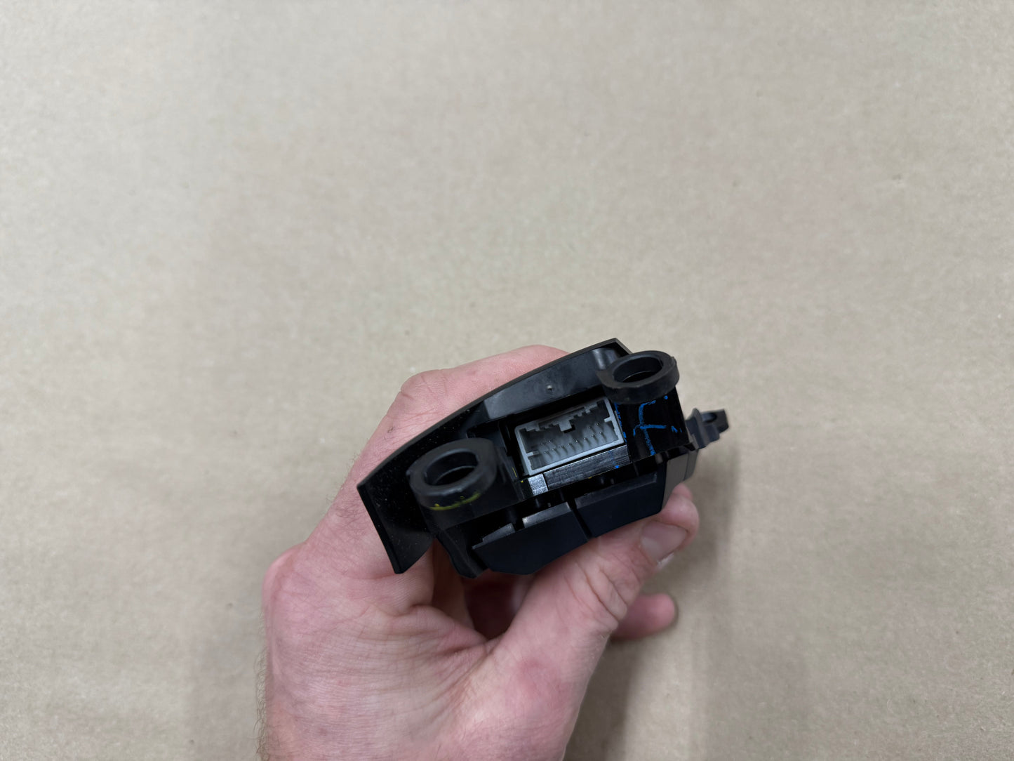 2015-2017 Ford Mustang GT RH Wheel Steering Button Sync Control