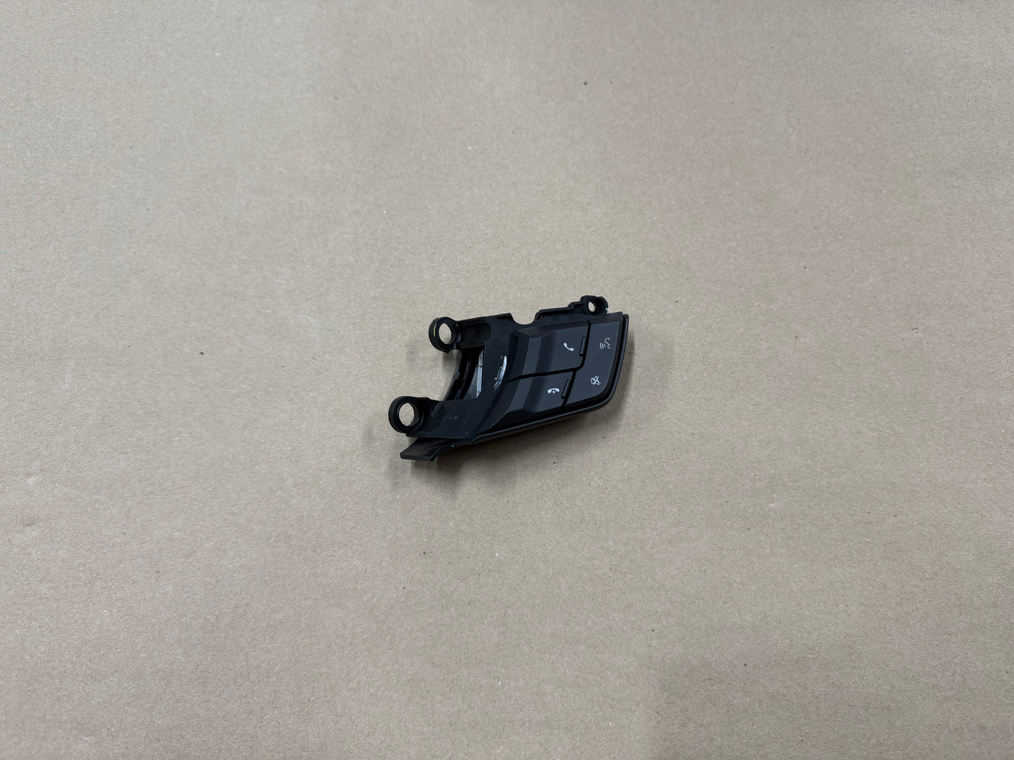 2015-2017 Ford Mustang GT RH Wheel Steering Button Sync Control