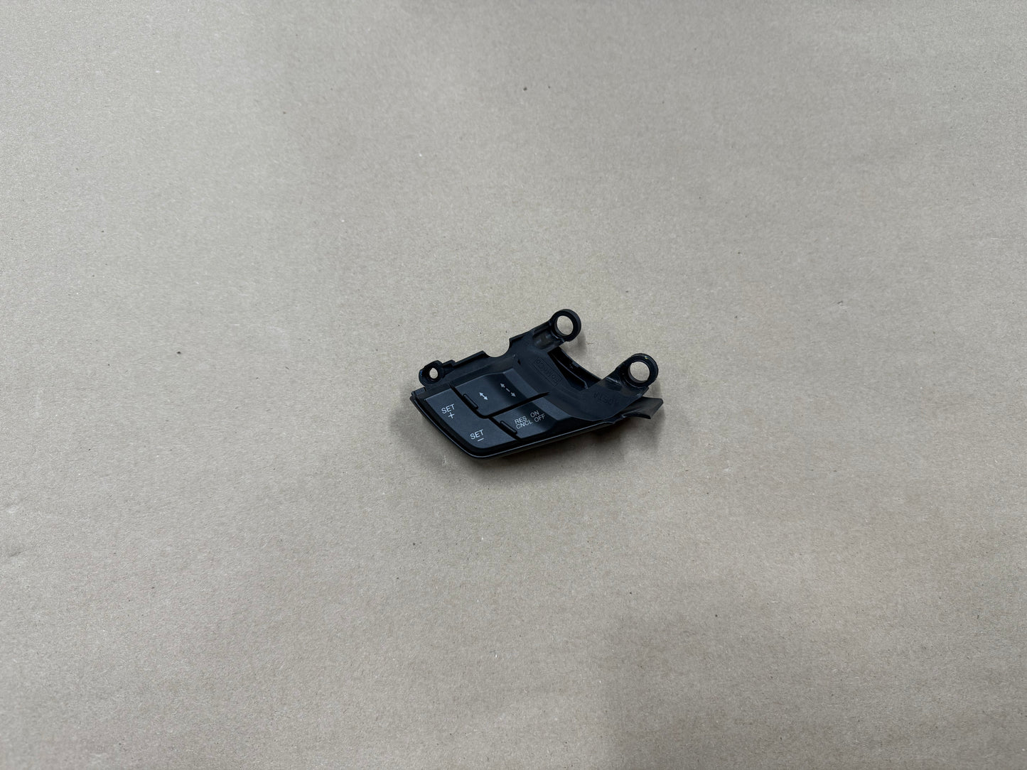 2015-2017 Ford Mustang GT LH Wheel Steering Button Cruise Control Steering