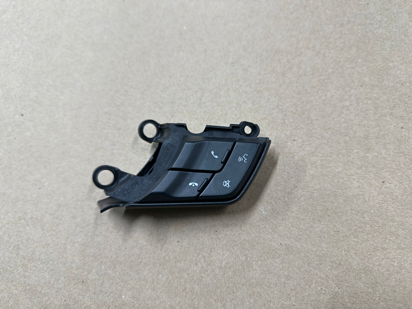 2015-2017 Ford Mustang GT RH Wheel Steering Button Sync Control