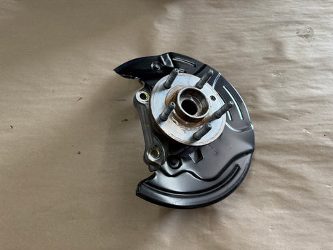 2010-2015 Chevrolet Camaro SS RH Passenger Side Front Spindle Knuckle Hub GM