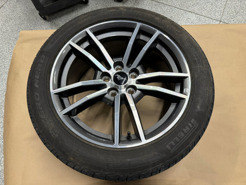 2015-2017 Ford Mustang GT 5.0 18x8" Wheel Pirelli Pzero 235/50/18 13k miles