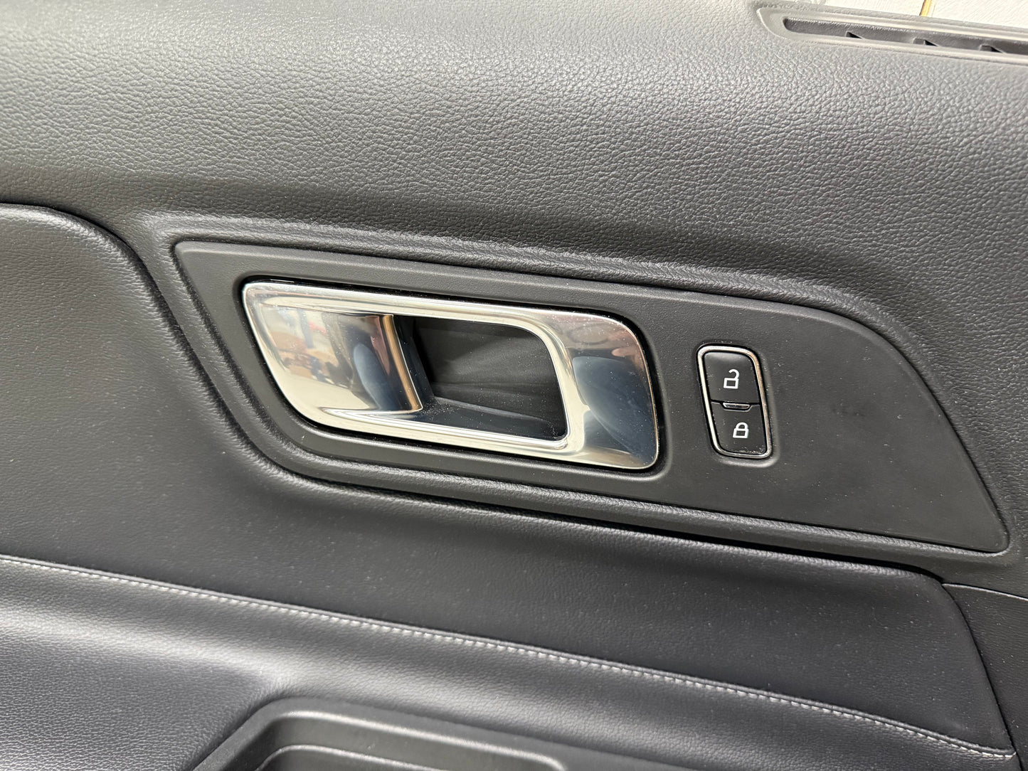 2018-2023 Ford Mustang GT LH Driver Leather Insert Door Panel Grey Stitching
