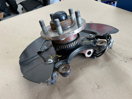 2015-2020 Ford Mustang 5.0L GT LH Driver Side Front Spindle Knuckle Hub