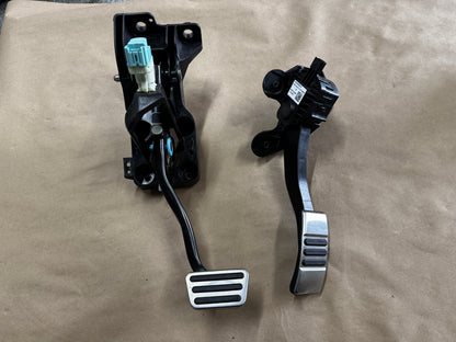 2018-2022 Ford Mustang GT Automatic Brake Pedal Assembly Accelerator - OEM