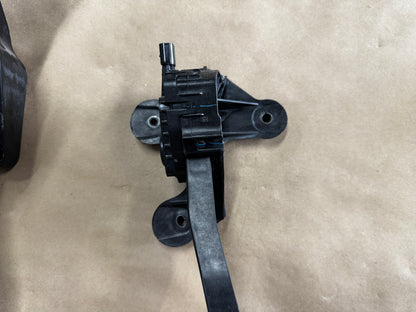 2018-2022 Ford Mustang GT Automatic Brake Pedal Assembly Accelerator - OEM