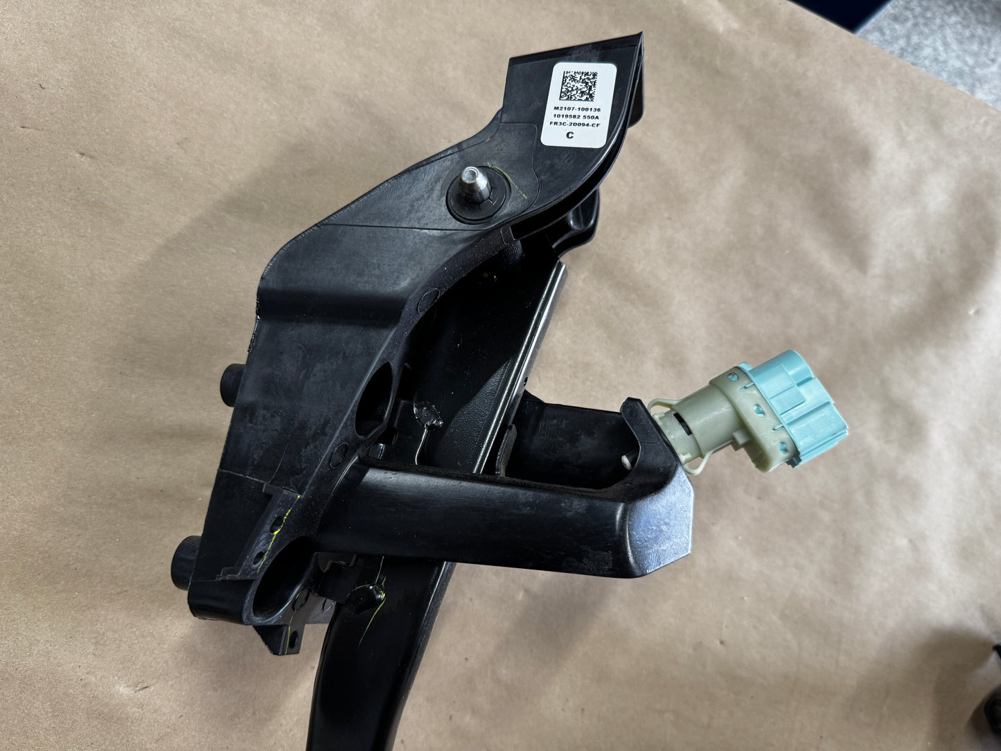 2018-2022 Ford Mustang GT Automatic Brake Pedal Assembly Accelerator - OEM