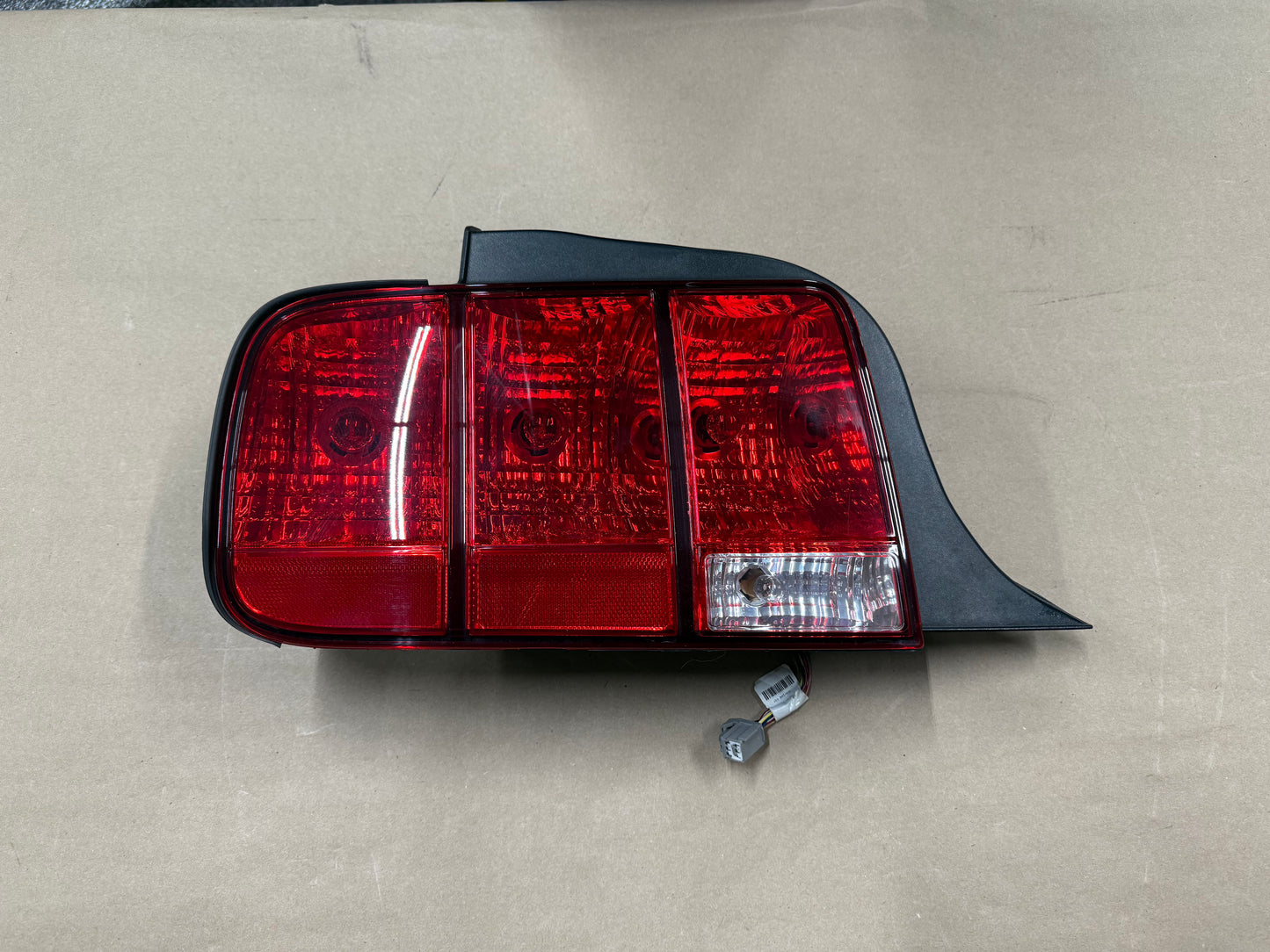 2005-2009 Ford Mustang GT V6 GT500 Tail Light LH Driver Side