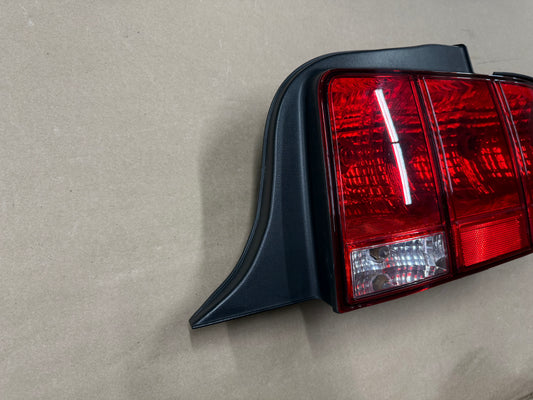 2005-2009 Ford Mustang GT V6 GT500 Tail Light RH Passenger Side