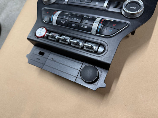 2021 Ford Mustang GT Touch Screen, Face Plate, Radio, Module USB Port