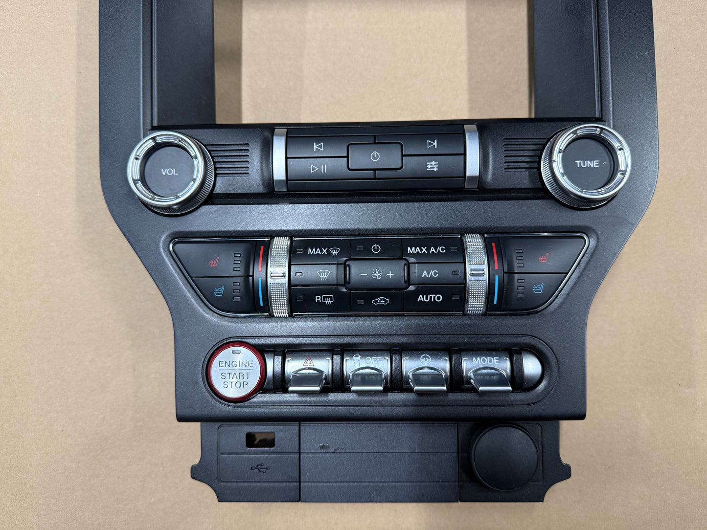 2021 Ford Mustang GT Touch Screen, Face Plate, Radio, Module USB Port