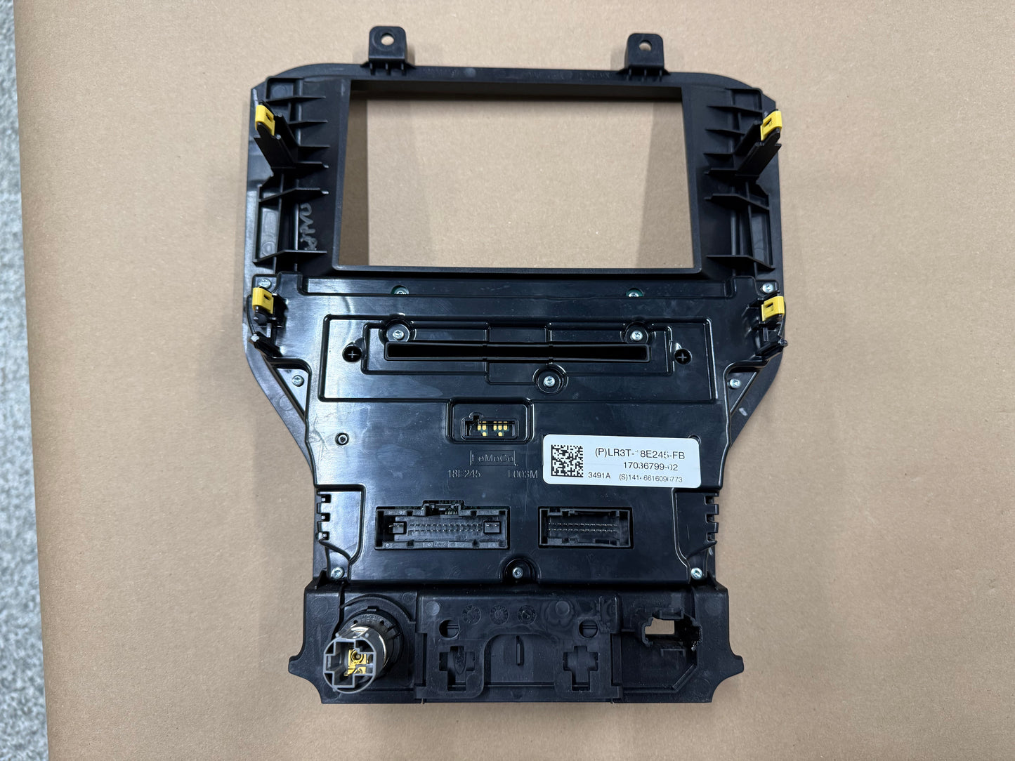 2021 Ford Mustang GT Touch Screen, Face Plate, Radio, Module USB Port