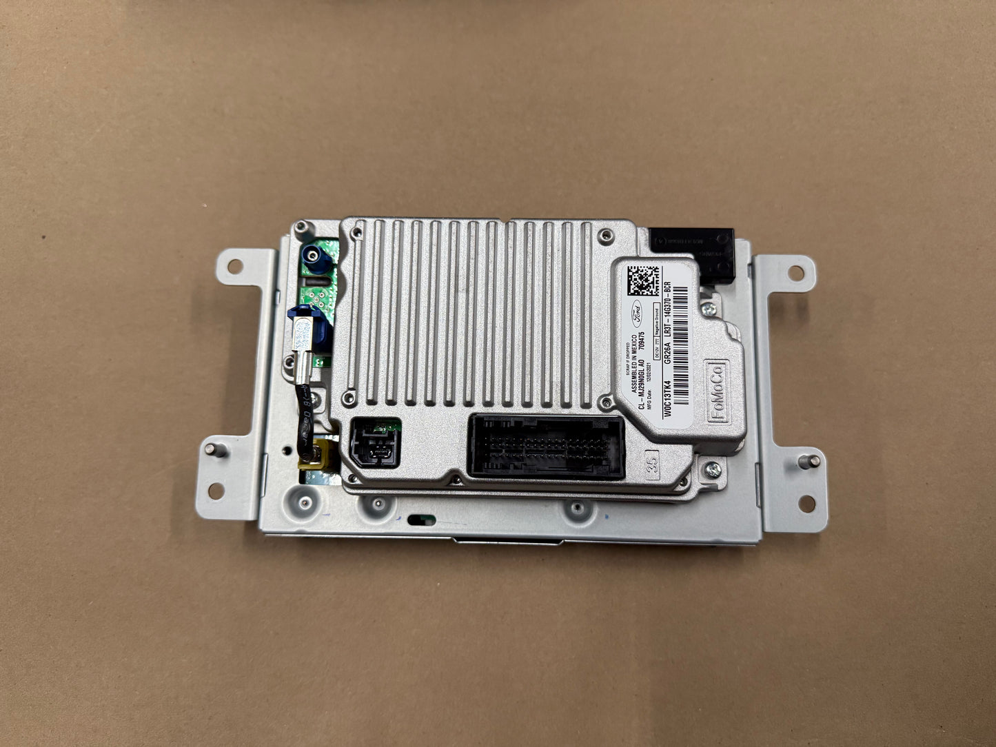 2021 Ford Mustang GT Touch Screen, Face Plate, Radio, Module USB Port