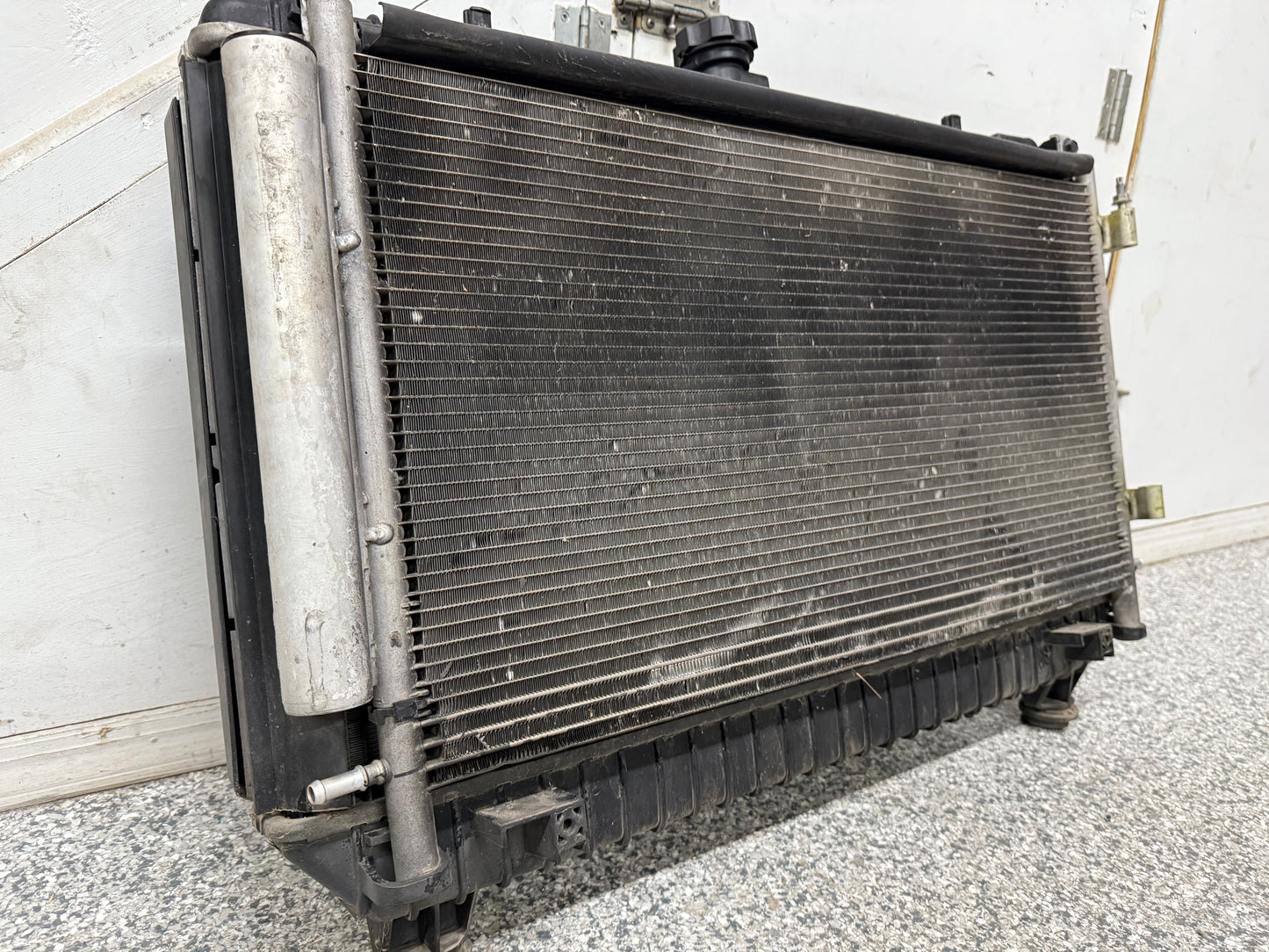 2010-2015 Chevrolet Camaro SS 6.2L Radiator Fan Assembly A/C Condenser
