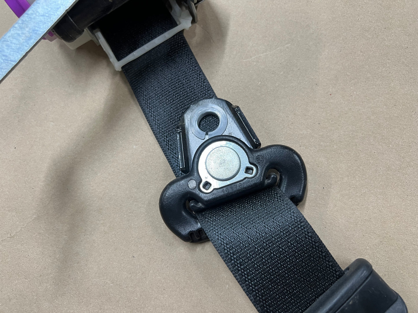 2015-2017 Ford Mustang 5.0 GT Convertible RH Pass. Front Seat Belt Safety