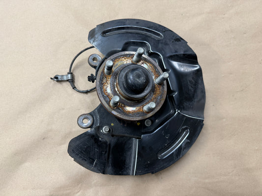 2015-2020 Ford Mustang 5.0L GT RH Passenger Side Front Spindle Knuckle Hub - OEM