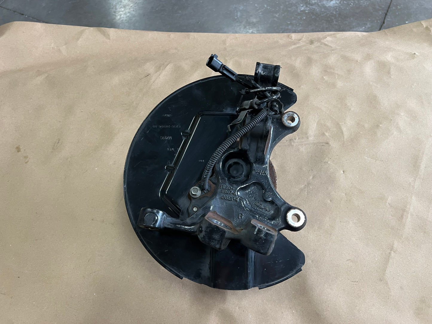 2015-2020 Ford Mustang 5.0L GT RH Passenger Side Front Spindle Knuckle Hub