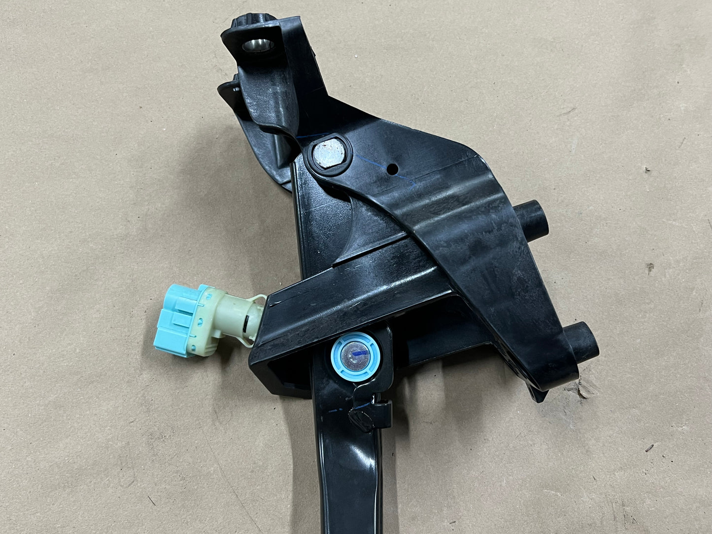 2018-2020 Ford Mustang GT Automatic Brake Pedal Assembly Accelerator - OEM