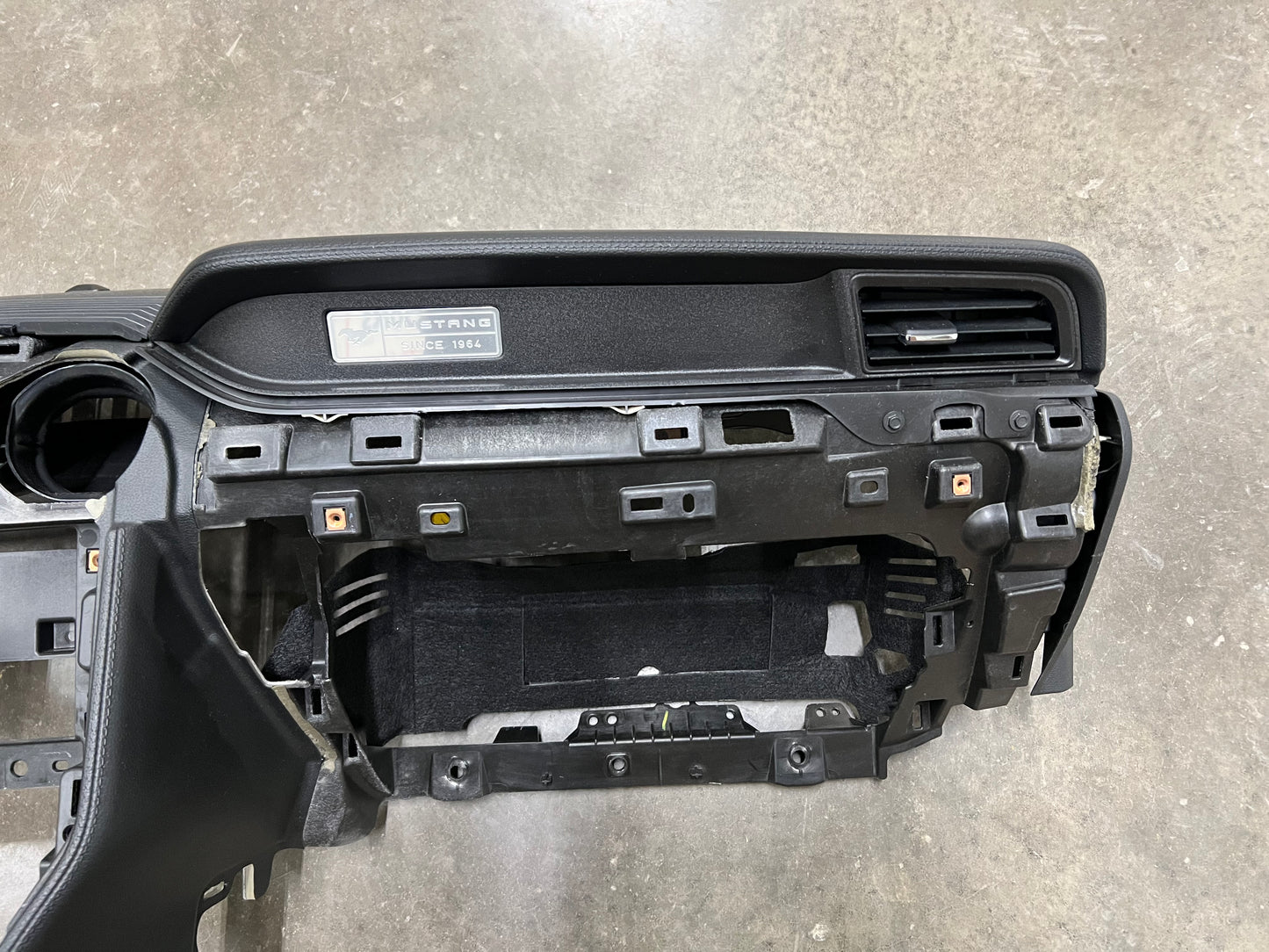 2015-2017 Ford Mustang GT GT500 Dash Pad Frame w/Passenger Bag