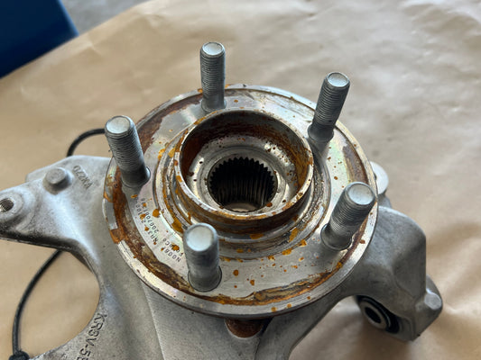 2020-2022 Ford Mustang GT500 LH Driver Side Rear Spindle Knuckle Hub - OEM