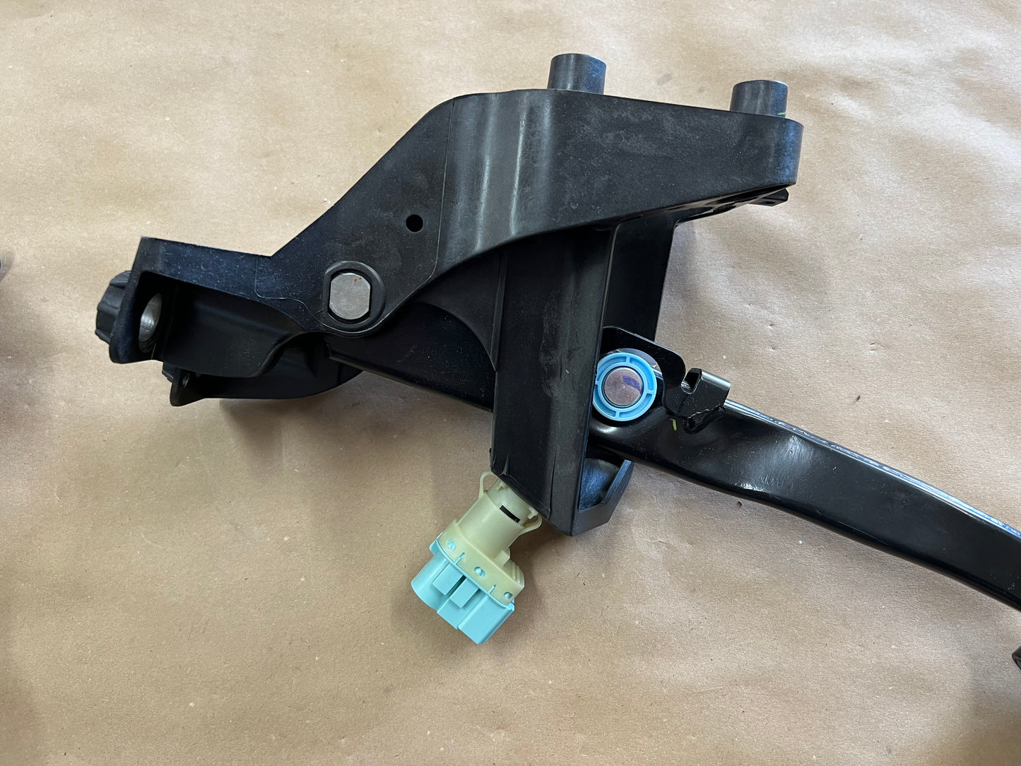 2018-2022 Ford Mustang GT Automatic Brake Pedal Assembly Accelerator - OEM