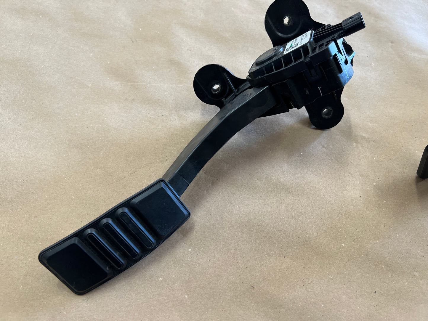 2018-2022 Ford Mustang GT Automatic Brake Pedal Assembly Accelerator - OEM