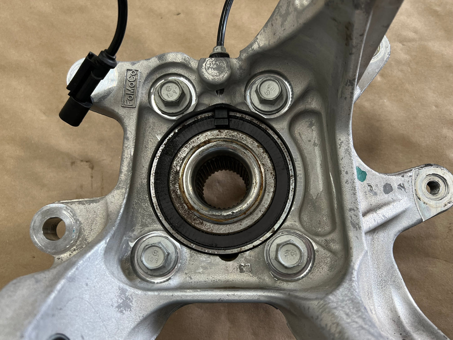 2020-2022 Ford Mustang GT500 LH Driver Side Rear Spindle Knuckle Hub - OEM