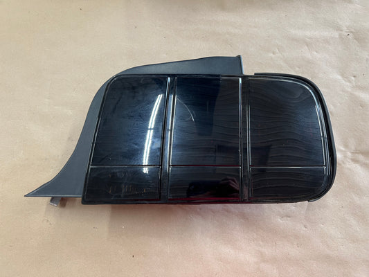 2005-2009 Ford Mustang GT V6 GT500 Tail Light RH Passenger Side