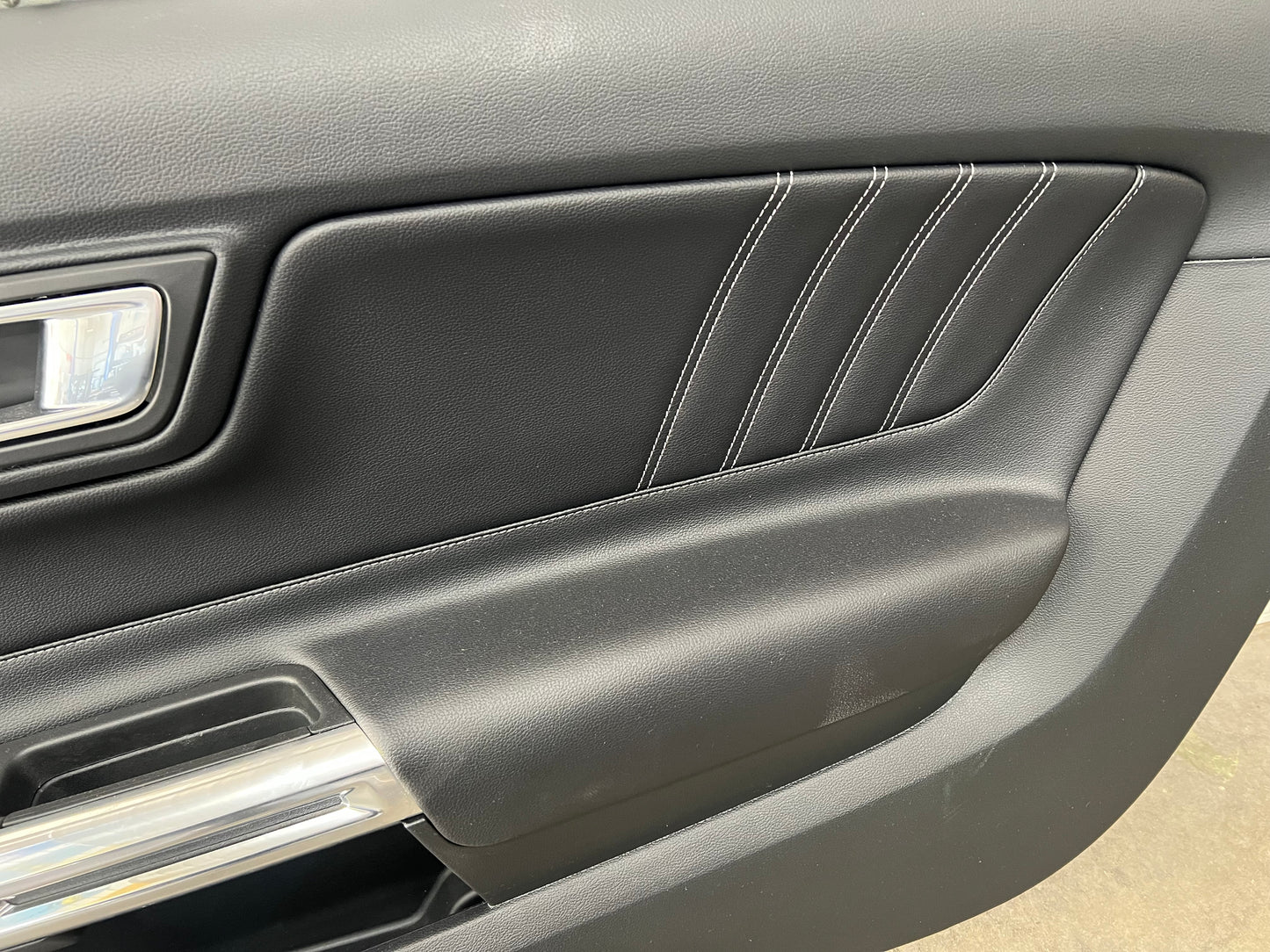 2018-2021 Ford Mustang GT Eco Boost RH Passenger Leather Insert Door Panel 2k mi